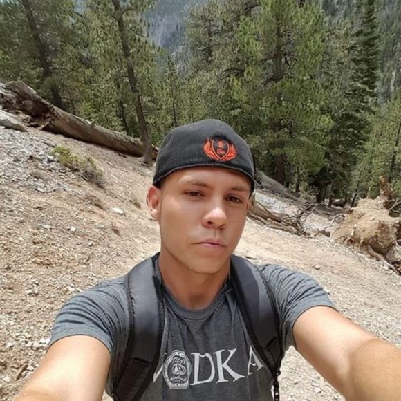 Profile Picture of David Velasquez (@bulldogs142010) on Poshmark