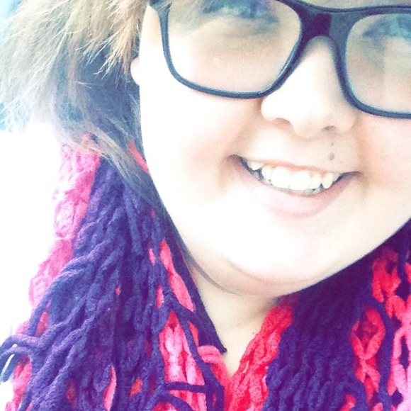 Profile Picture of Sam Hess (@samhess1202) on Poshmark