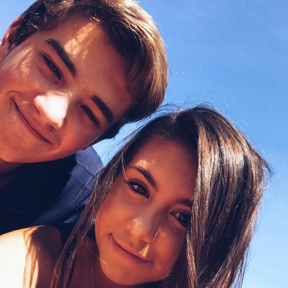 Profile Picture of Julia Belian (@juliabelian) on Poshmark