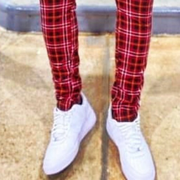 Profile Picture of Josh Kemp (@joshkemp992) on Poshmark