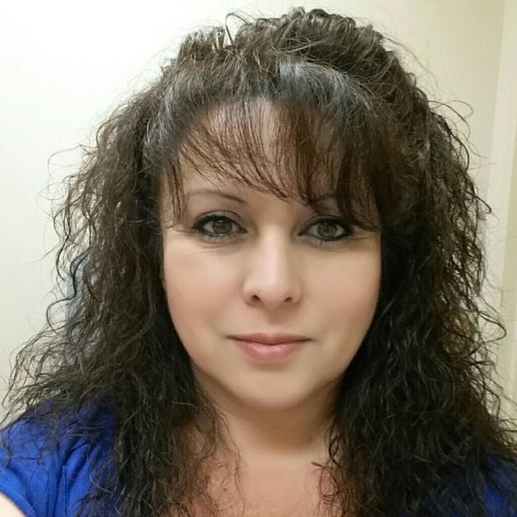 Profile Picture of Joann Miera (@jmiera4) on Poshmark