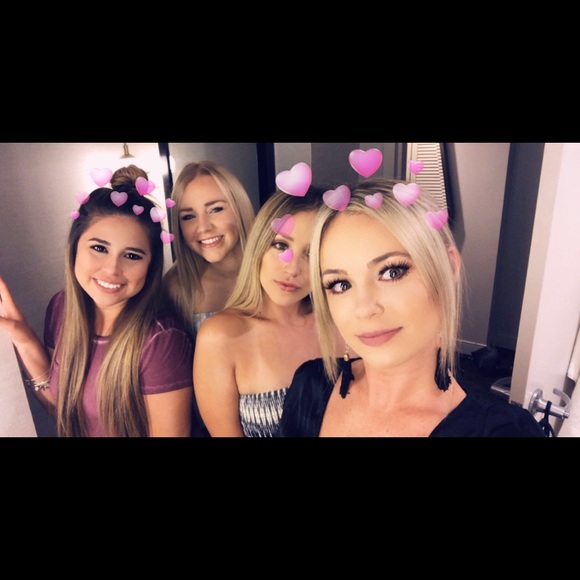 Profile Picture of Shelby Dimaria (@shelbydimaria14) on Poshmark