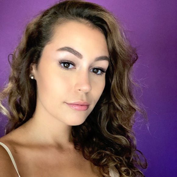 Profile Picture of Abby Patrick (@abbypatrick) on Poshmark