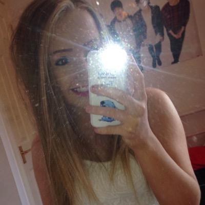 Profile Picture of Louise Duncan (@louiseduncan_x) on Twitter