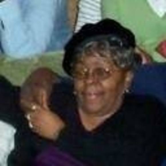 Profile Picture of Frances Wade (@franwgolf) on Poshmark