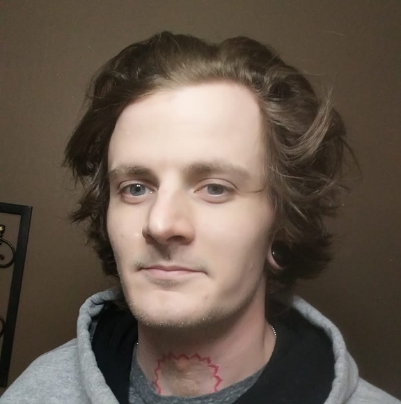 Profile Picture of David Apollo (@davidapollo) on Poshmark