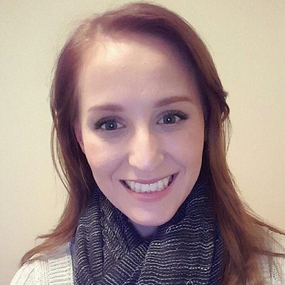 Profile Picture of Anna Brummel (@annabrummel) on Poshmark