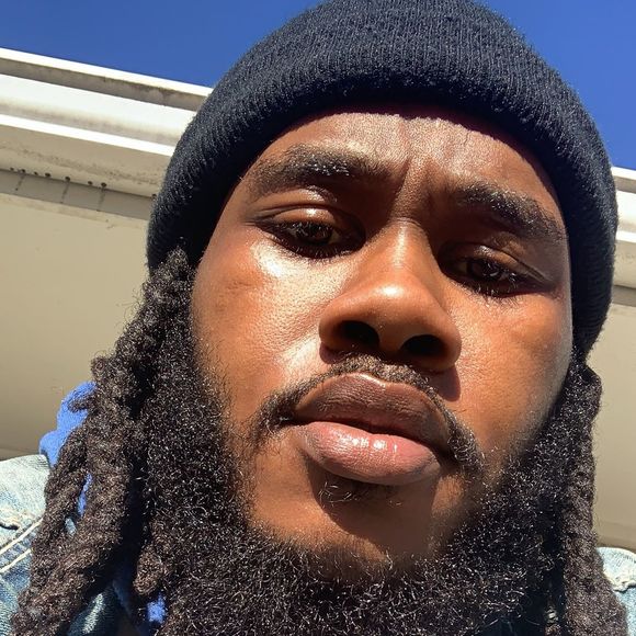 Profile Picture of Tony Savage (@ayeyomac) on Poshmark