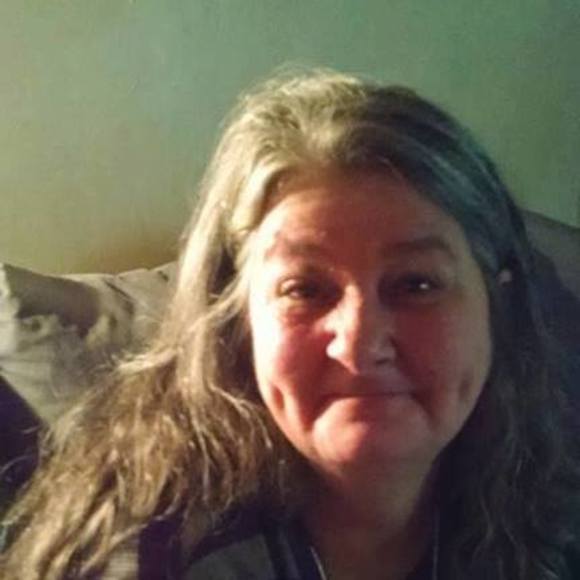 Profile Picture of Sara Hunkin (@sarahunkin) on Poshmark