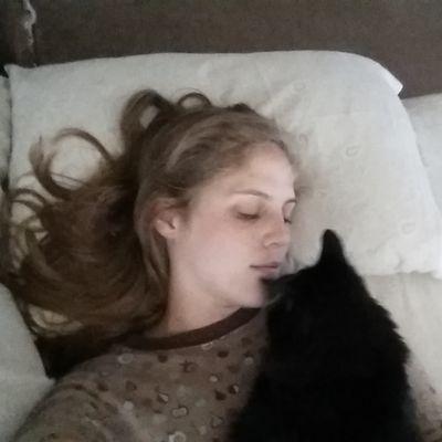 Profile Picture of Leah Blankenship (@lblankenboat) on Twitter