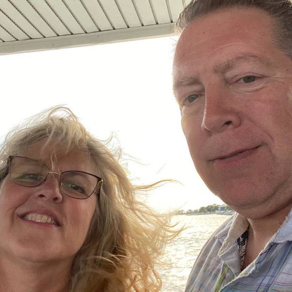 Profile Picture of Sue Elenbaas (@ske112) on Poshmark