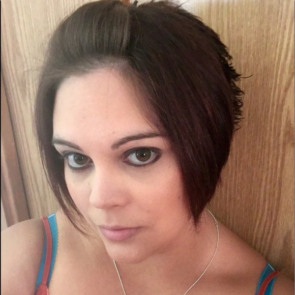Profile Picture of Colleen Cheney (@cmcheney85) on Poshmark
