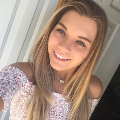 Profile Picture of Shea (@mariah__shea) on Twitter