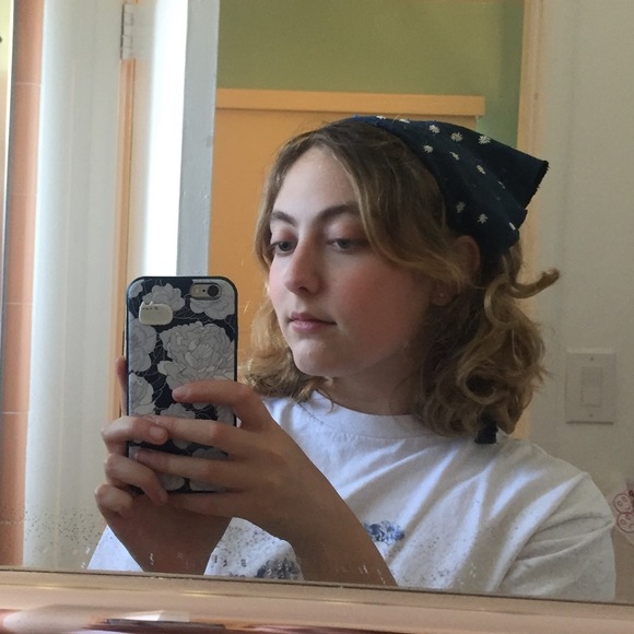 Profile Picture of Sarah Selman (@twinsarsel) on Poshmark