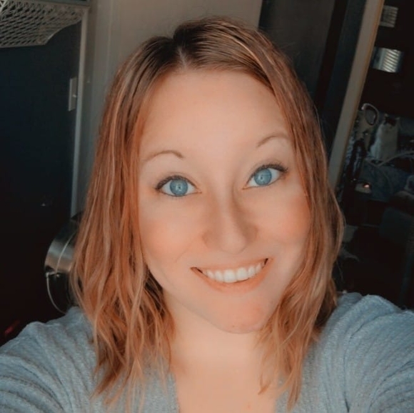 Profile Picture of Chelsea Ferenczi (@cnf193) on Poshmark