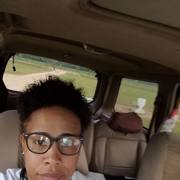 Profile Picture of Rasheeda Smith (@rasheedasmit502) on Poshmark