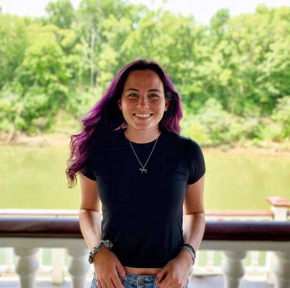 Profile Picture of Brianna Penders (@breemaepen) on Poshmark