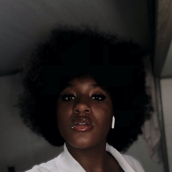 Profile Picture of Shay Brewer (@jeshay04) on Poshmark