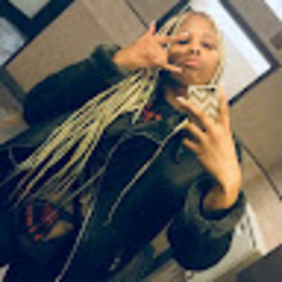 Profile Picture of Victoria Huston (@torihuston1166) on Poshmark