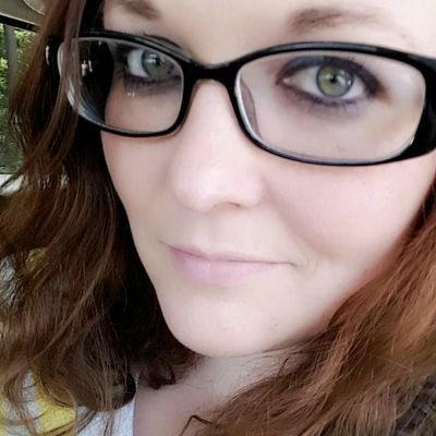Profile Picture of Danni Moore (@dannimarie2003) on Twitter