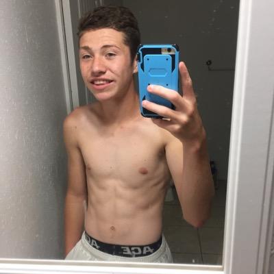 Profile Picture of Taryn Daniel Carter (@ToL_Rymm) on Twitter