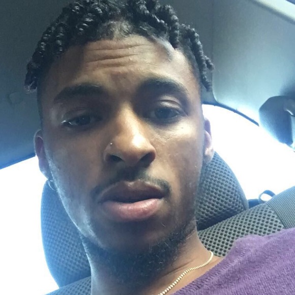 Profile Picture of Aaron Pettigrew (@aaronpettigrew) on Poshmark