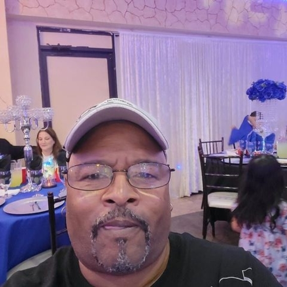 Profile Picture of Cedric Mccall (@cedmac89) on Poshmark