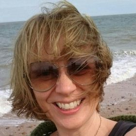 Profile Picture of Tamara Gooderham (@craftyescapism) on Pinterest