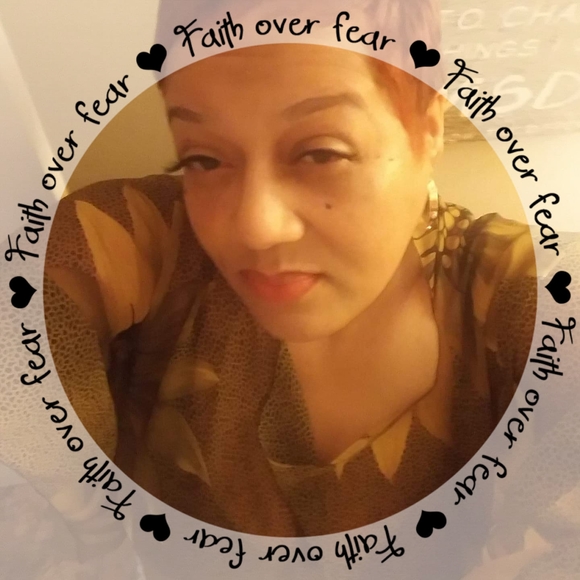 Profile Picture of Lysandra Carthans (@lysandra_c) on Poshmark