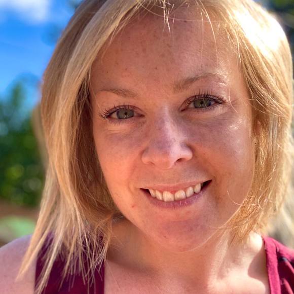 Profile Picture of Geneviève Cantin (@gen_cantin) on Poshmark