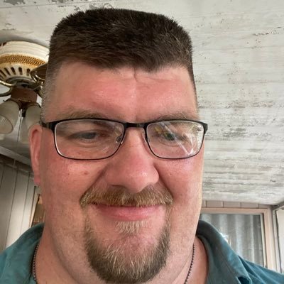 Profile Picture of Robert McNichol Jr (@McnicholJr) on Twitter