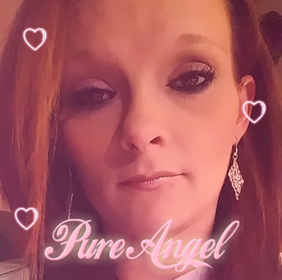 Profile Picture of Kara Hook (@karahook) on Poshmark