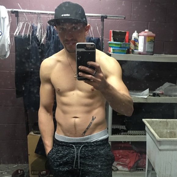 Profile Picture of Steven Crouse (@scrss3) on Poshmark