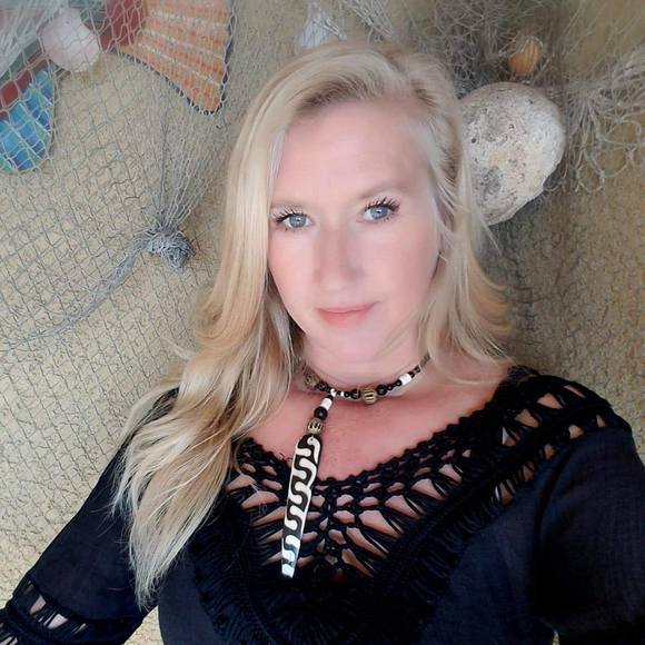 Profile Picture of Heather Wilbourn (@wilbournheather) on Poshmark