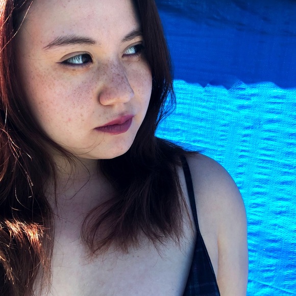 Profile Picture of Ruby Velazquez (@redrooby14) on Poshmark