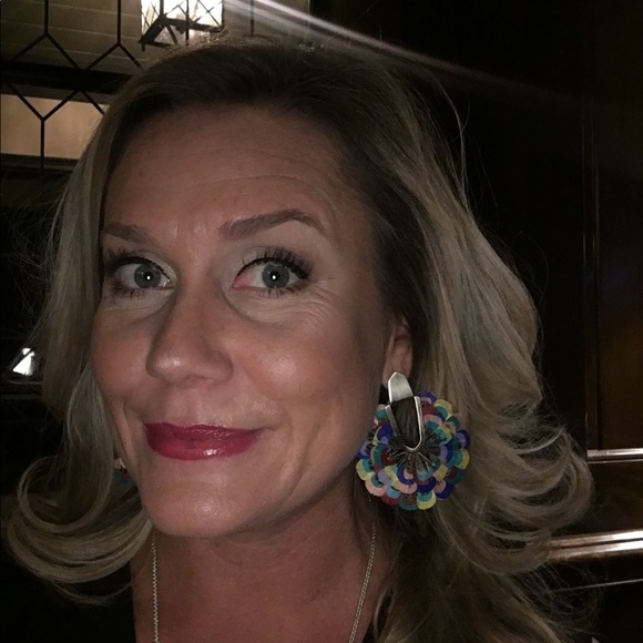 Profile Picture of Kylee Fishwick (@kyleenfishwick) on Poshmark