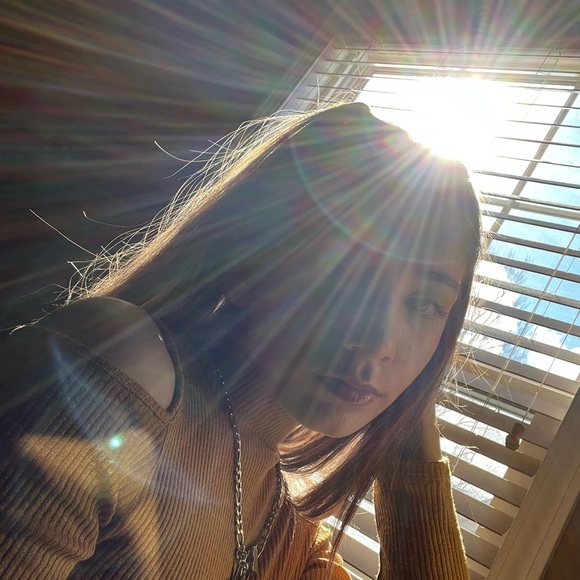 Profile Picture of Emma Gawne (@emmag14819) on Poshmark