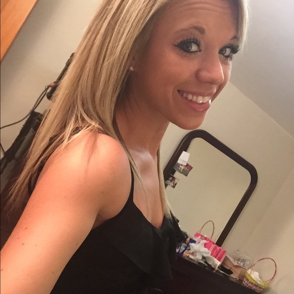 Jill Sitzman - Poshmark Profile Picture of Jill Sitzman (@jillsitzman) on Poshmark