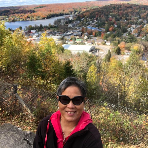 Profile Picture of Josephine Hansen (@jjhansen257) on Poshmark