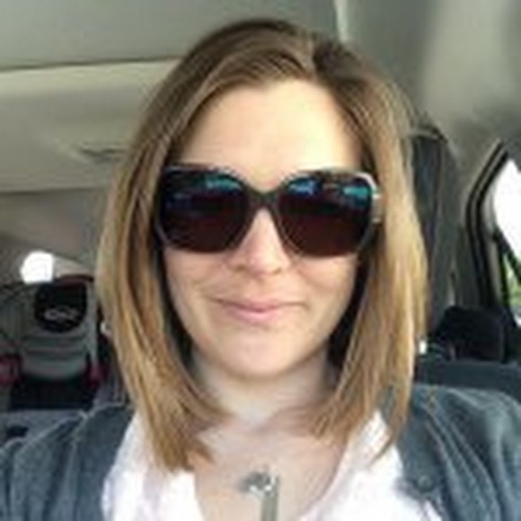 Profile Picture of Erica Malloch (@ericalyn1981) on Poshmark
