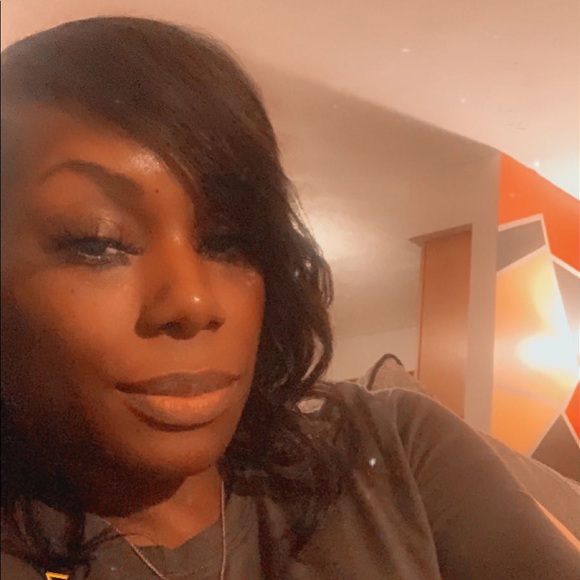 Profile Picture of Tara Leach (@mistaken4tate) on Poshmark