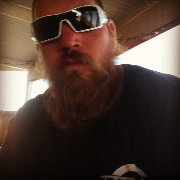 Profile Picture of John Hanna (@johnhanna87) on Poshmark