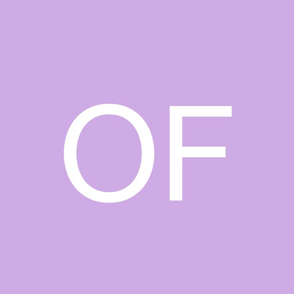 Profile Picture of Olivia Fargo (@fargs) on Poshmark