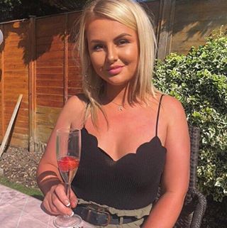 Profile Picture of Aimee Cuthbertson (@aimee.cuthbertson1) on Facebook