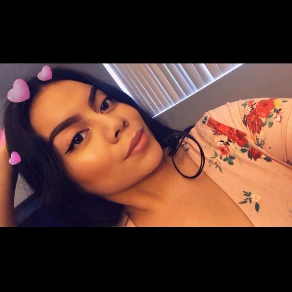 Profile Picture of Jackie Lu (@jackieeexo47) on Poshmark