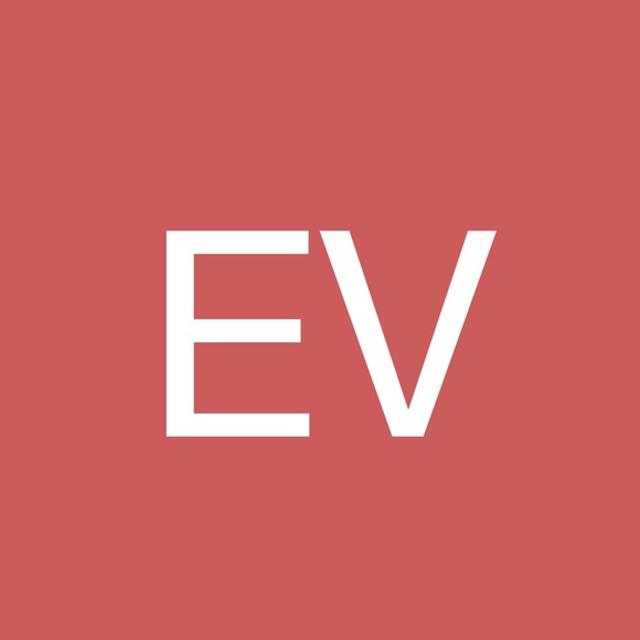 Profile Picture of Elaine Vukelic (@oliveshop2000) on Poshmark
