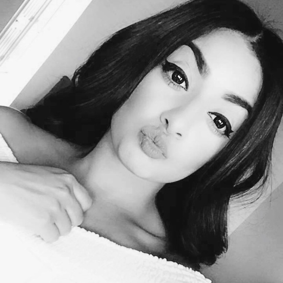 Profile Picture of Brittany Aspeitia (@brittany2607) on Poshmark