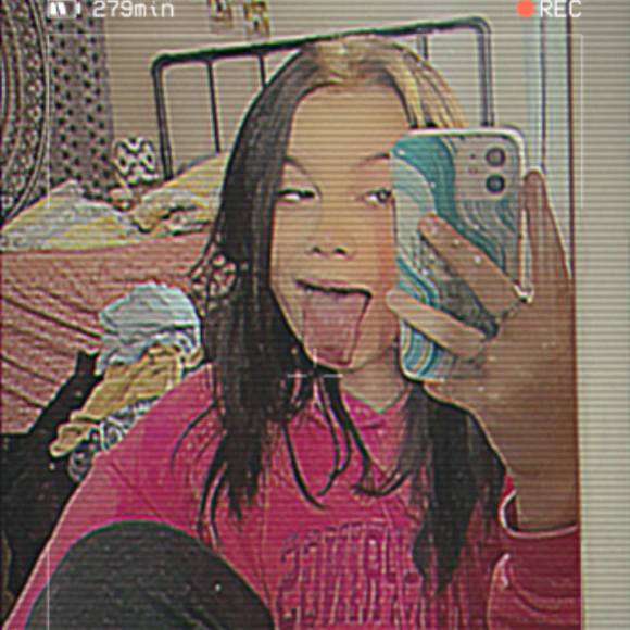 Profile Picture of Kaylin Greiner (@kaylingreiner8) on Poshmark