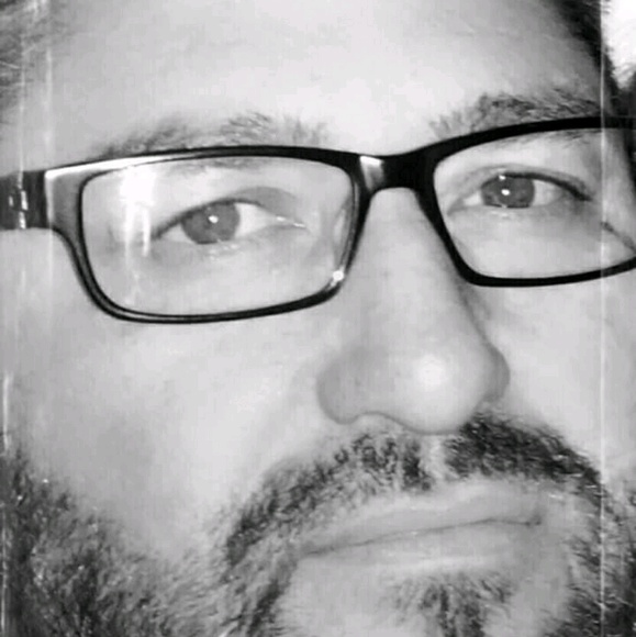 Profile Picture of Scott Sharbono (@scottsharbono) on Poshmark