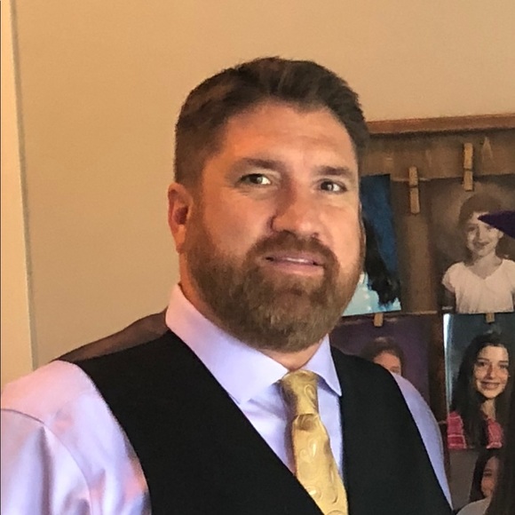 Profile Picture of Travis Schmidt (@travisschmid519) on Poshmark